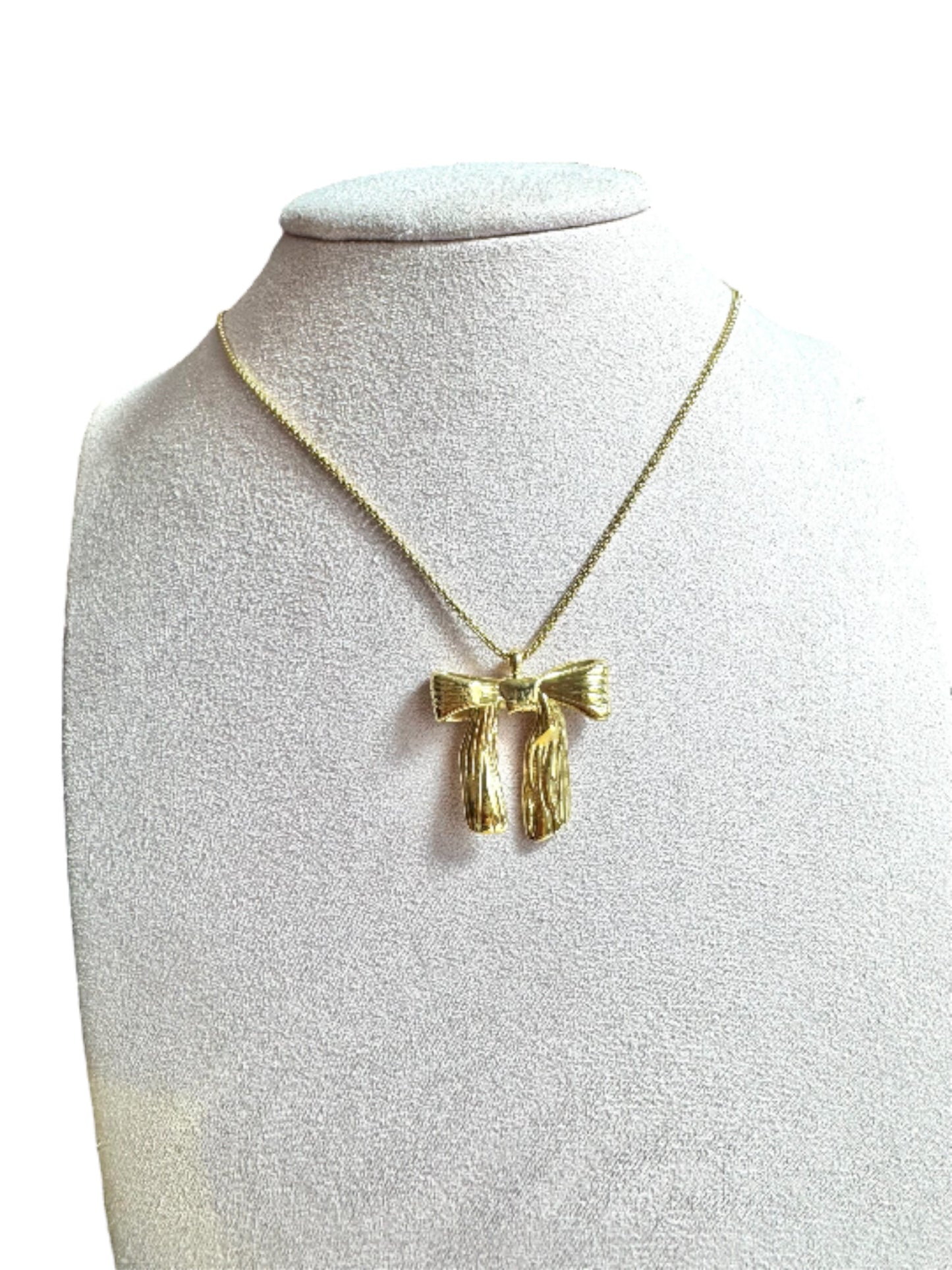Collar de moño