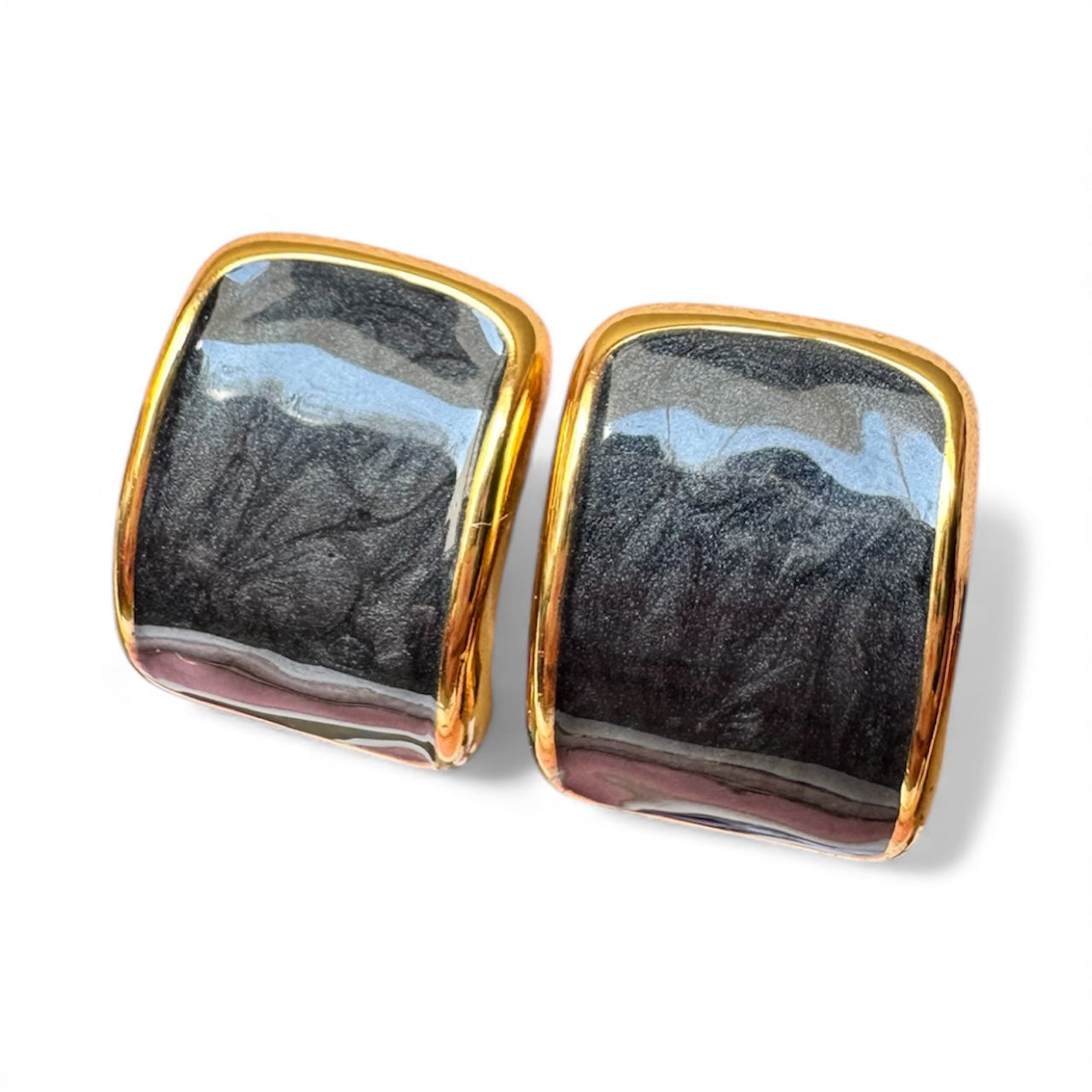 Aretes negros